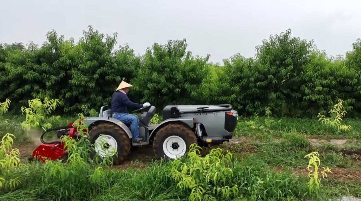 articulated tractor